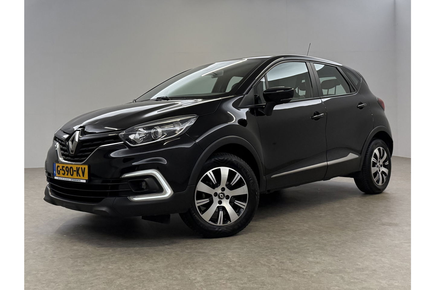 Renault Captur 0.9 TCe Limited LED Clima Cruise Parkeersensoren 16"LMV