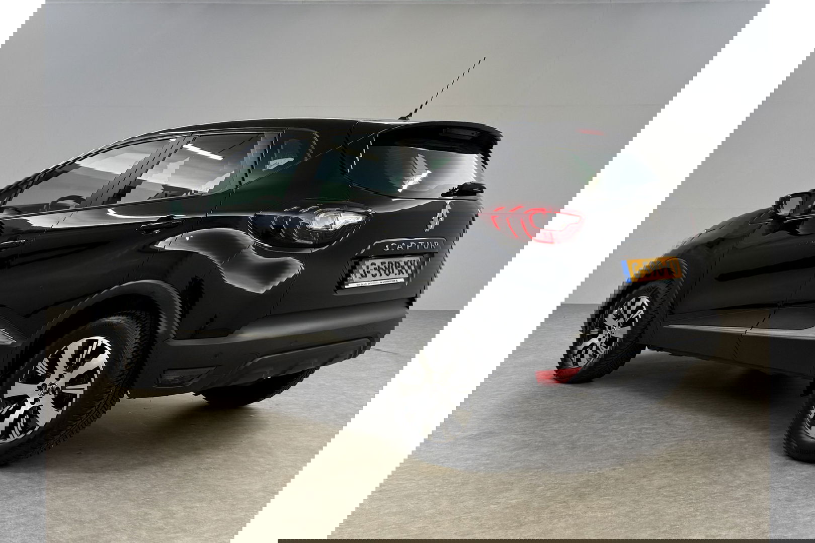 Renault Captur 0.9 TCe Limited LED Clima Cruise Parkeersensoren 16"LMV