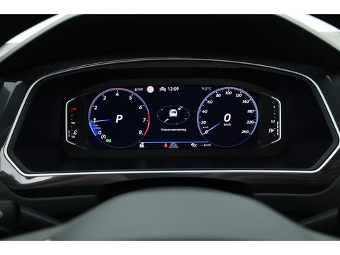 Volkswagen Tiguan 1.5 TSI R-Line DSG | Pano | Elek. Trekhaak | standkachel | IQ. Light | Camera | Stoel- Stuurverw.
