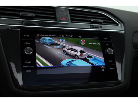 Volkswagen Tiguan 1.5 TSI R-Line DSG | Pano | Elek. Trekhaak | standkachel | IQ. Light | Camera | Stoel- Stuurverw.