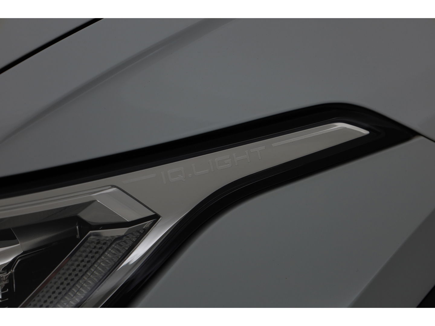 Volkswagen Tiguan 1.5 TSI R-Line DSG | Pano | Elek. Trekhaak | standkachel | IQ. Light | Camera | Stoel- Stuurverw.