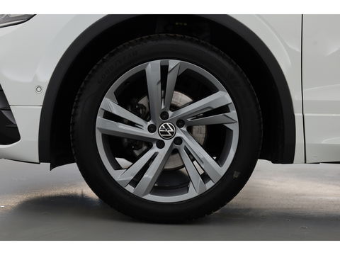 Volkswagen Tiguan 1.5 TSI R-Line DSG | Pano | Elek. Trekhaak | standkachel | IQ. Light | Camera | Stoel- Stuurverw.
