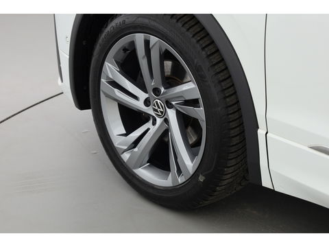 Volkswagen Tiguan 1.5 TSI R-Line DSG | Pano | Elek. Trekhaak | standkachel | IQ. Light | Camera | Stoel- Stuurverw.
