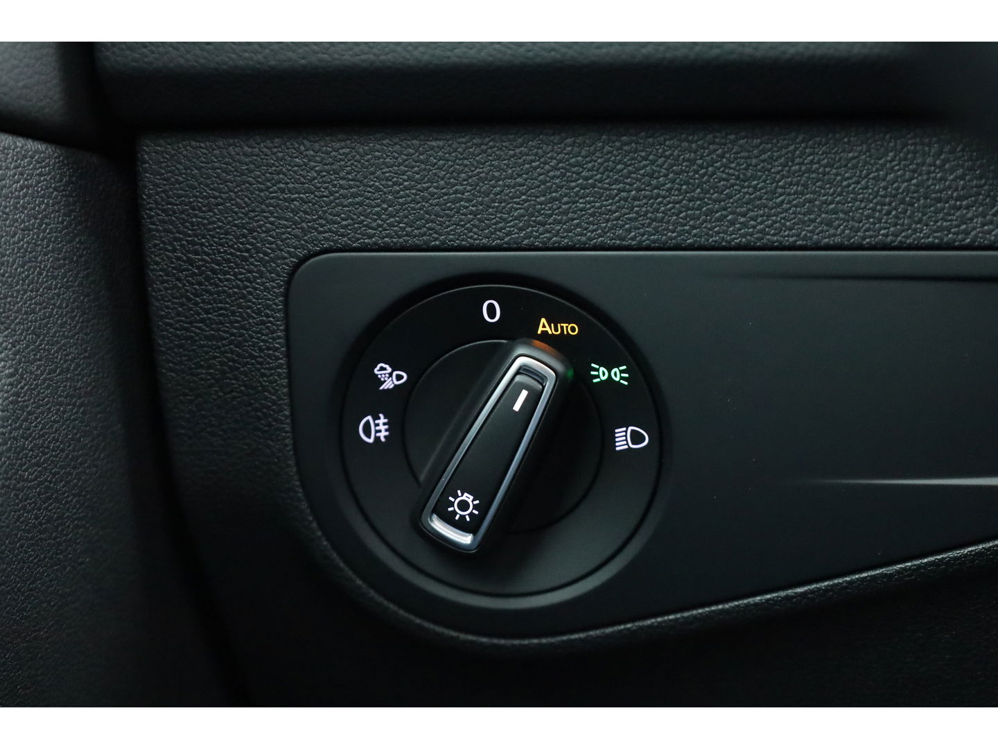 Volkswagen Tiguan 1.5 TSI R-Line DSG | Pano | Elek. Trekhaak | standkachel | IQ. Light | Camera | Stoel- Stuurverw.