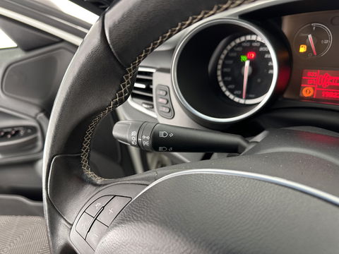 Alfa Romeo Giulietta 2.0 JTDm Exclusive *PANO | 1/2LEATHER | XENON | BOSE-SOUND | NAVI-FULLMAP | SPORT-SEATS | ECC | PDC | CRUISE | 18''ALU*