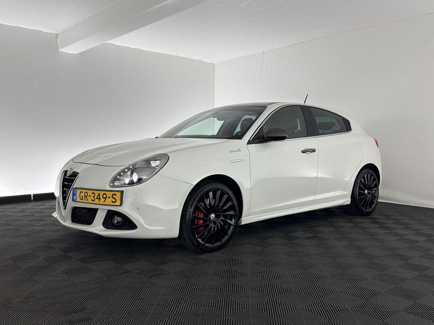 Alfa Romeo Giulietta 2.0 JTDm Exclusive *PANO | 1/2LEATHER | XENON | BOSE-SOUND | NAVI-FULLMAP | SPORT-SEATS | ECC | PDC | CRUISE | 18''ALU*