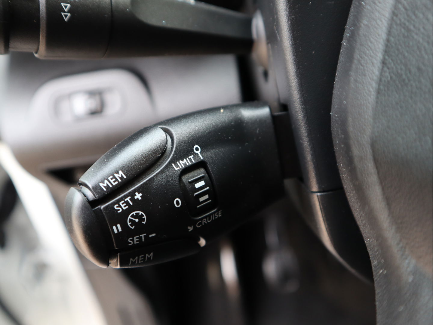 Toyota PROACE CITY 1.5 D 102pk Euro 6 - 3 Zits Bankje - Aico
