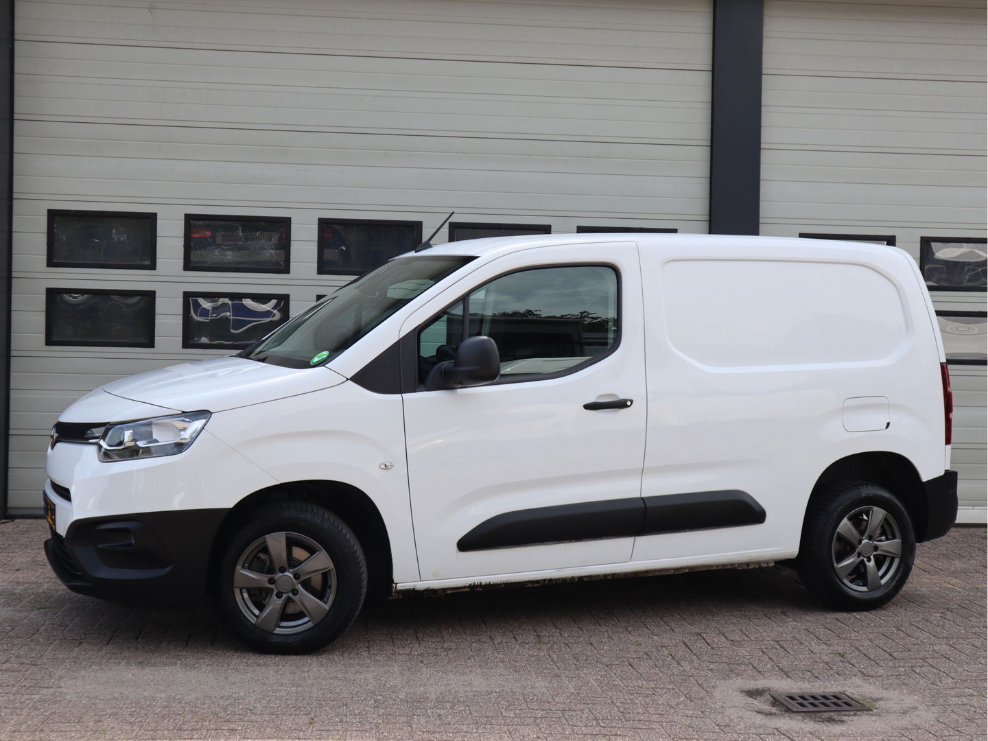 Toyota PROACE CITY 1.5 D 102pk Euro 6 - 3 Zits Bankje - Aico