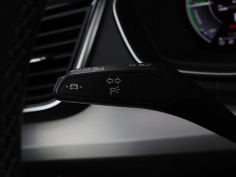 Audi Q5 Sportback 50 TFSI e S edition | Stoelverwarming | Adaptive cruise | Carplay | Matrix LED | Half leder | Sportstoelen | Virtual Cockpit | PHEV