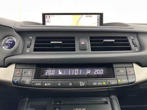 Lexus CT 200h Edition 30 Aut. *FULL-LED | NAVI-FULLMAP | COMFORT-SEATS | CAMERA | KEYLESS | ECC | PDC | CRUISE | 16''ALU | TOWBAR*
