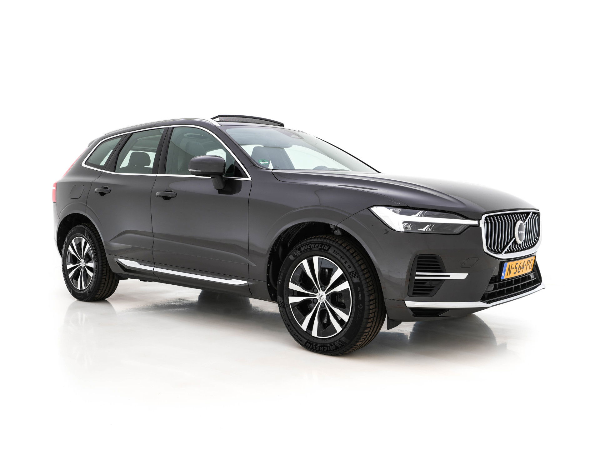 Volvo XC60 2.0 T6 Plug-in Hybrid AWD Inscription Expression (INCL-BTW)  AUT. *PANO | LUXURY-LEATHER | FULL-LED | HEATED-SPORTSEATS | NAVI-FULLMAP | CAMERA | PDC | ADAPT.CRUISE | CARPLAY | DIGI-COCKPIT | BLIS | SIPS | KEYLESS | 18"ALU*