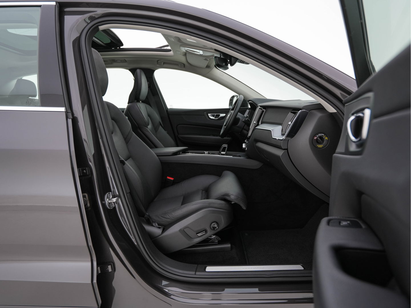 Volvo XC60 2.0 T6 Plug-in Hybrid AWD Inscription Expression (INCL-BTW)  AUT. *PANO | LUXURY-LEATHER | FULL-LED | HEATED-SPORTSEATS | NAVI-FULLMAP | CAMERA | PDC | ADAPT.CRUISE | CARPLAY | DIGI-COCKPIT | BLIS | SIPS | KEYLESS | 18"ALU*