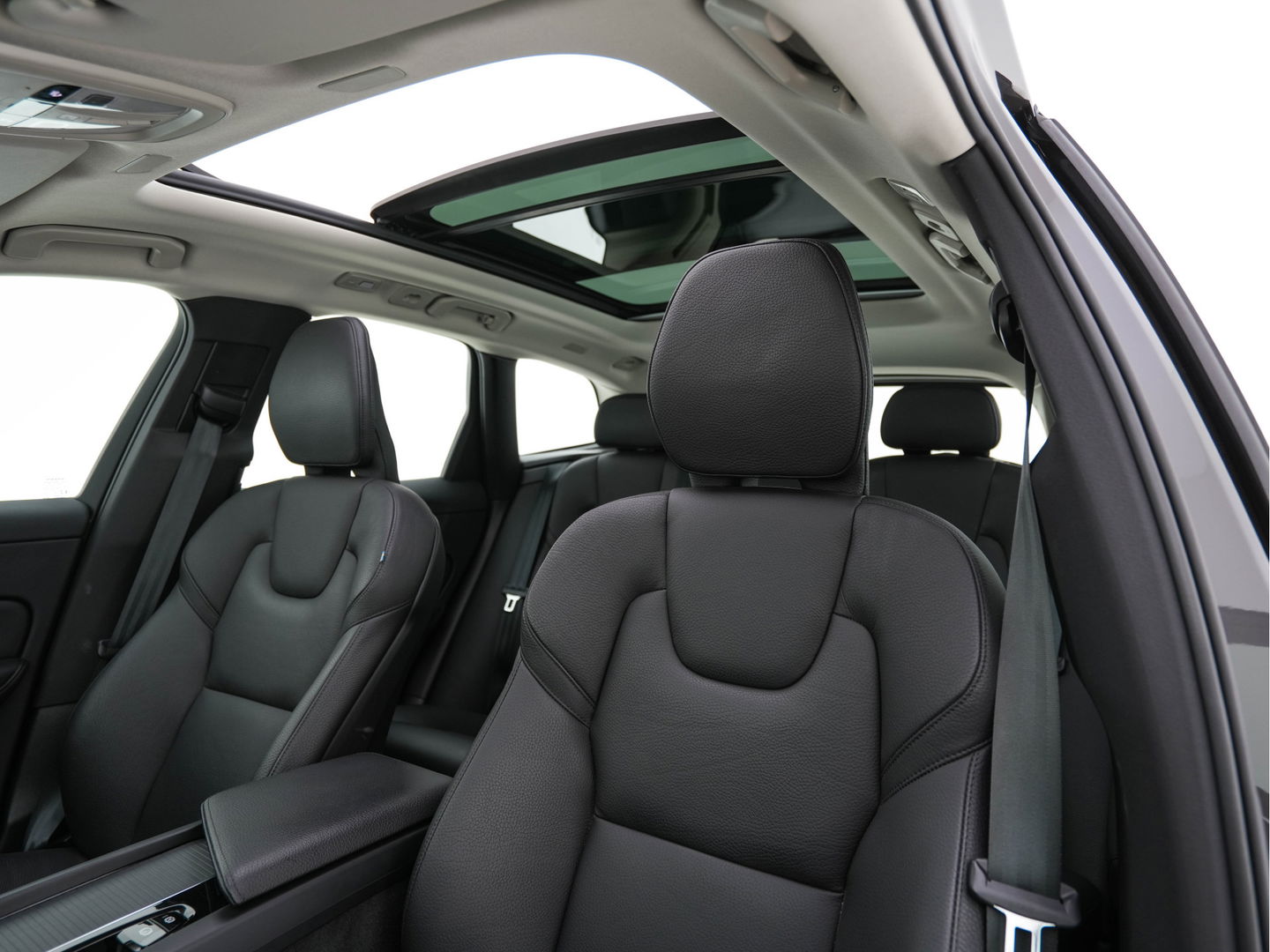 Volvo XC60 2.0 T6 Plug-in Hybrid AWD Inscription Expression (INCL-BTW)  AUT. *PANO | LUXURY-LEATHER | FULL-LED | HEATED-SPORTSEATS | NAVI-FULLMAP | CAMERA | PDC | ADAPT.CRUISE | CARPLAY | DIGI-COCKPIT | BLIS | SIPS | KEYLESS | 18"ALU*