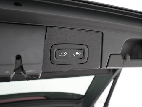 Volvo XC60 2.0 T6 Plug-in Hybrid AWD Inscription Expression (INCL-BTW)  AUT. *PANO | LUXURY-LEATHER | FULL-LED | HEATED-SPORTSEATS | NAVI-FULLMAP | CAMERA | PDC | ADAPT.CRUISE | CARPLAY | DIGI-COCKPIT | BLIS | SIPS | KEYLESS | 18"ALU*
