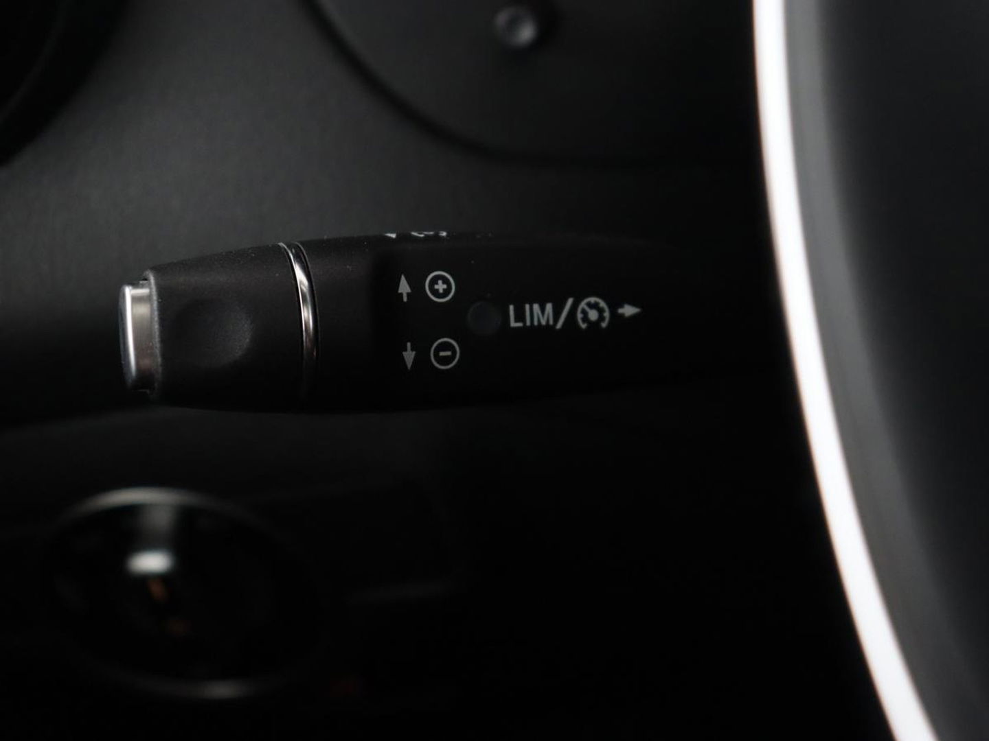 Mercedes-Benz GLA AMG 45 4MATIC | Panoramadak | Stoelverwarming | Xenon | Leder/Alcantara | Park Assist | Navigatie | 19'' lichtmetalen velgen | Cruise control | Bluetooth