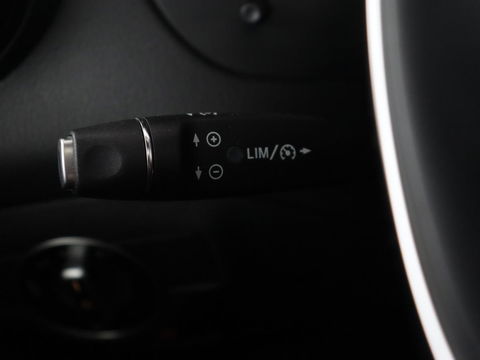 Mercedes-Benz GLA AMG 45 4MATIC | Panoramadak | Stoelverwarming | Xenon | Leder/Alcantara | Park Assist | Navigatie | 19'' lichtmetalen velgen | Cruise control | Bluetooth
