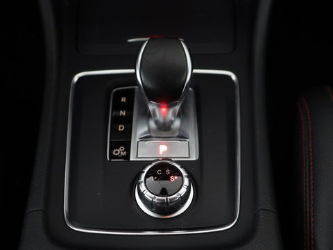 Mercedes-Benz GLA AMG 45 4MATIC | Panoramadak | Stoelverwarming | Xenon | Leder/Alcantara | Park Assist | Navigatie | 19'' lichtmetalen velgen | Cruise control | Bluetooth