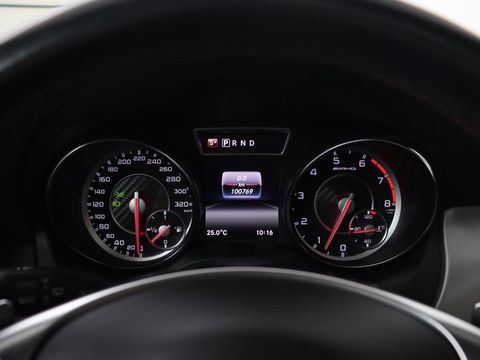 Mercedes-Benz GLA AMG 45 4MATIC | Panoramadak | Stoelverwarming | Xenon | Leder/Alcantara | Park Assist | Navigatie | 19'' lichtmetalen velgen | Cruise control | Bluetooth