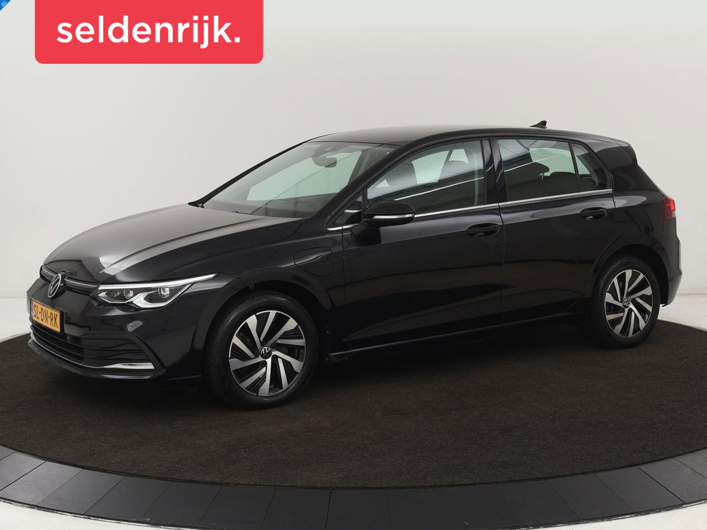 Volkswagen Golf 1.4 eHybrid Style | Head-Up | Trekhaak | Stoel & stuurverwarming | Massage | Adaptive cruise | Memory | Carplay | LED Plus | Navigatie | PHEV | Plug In