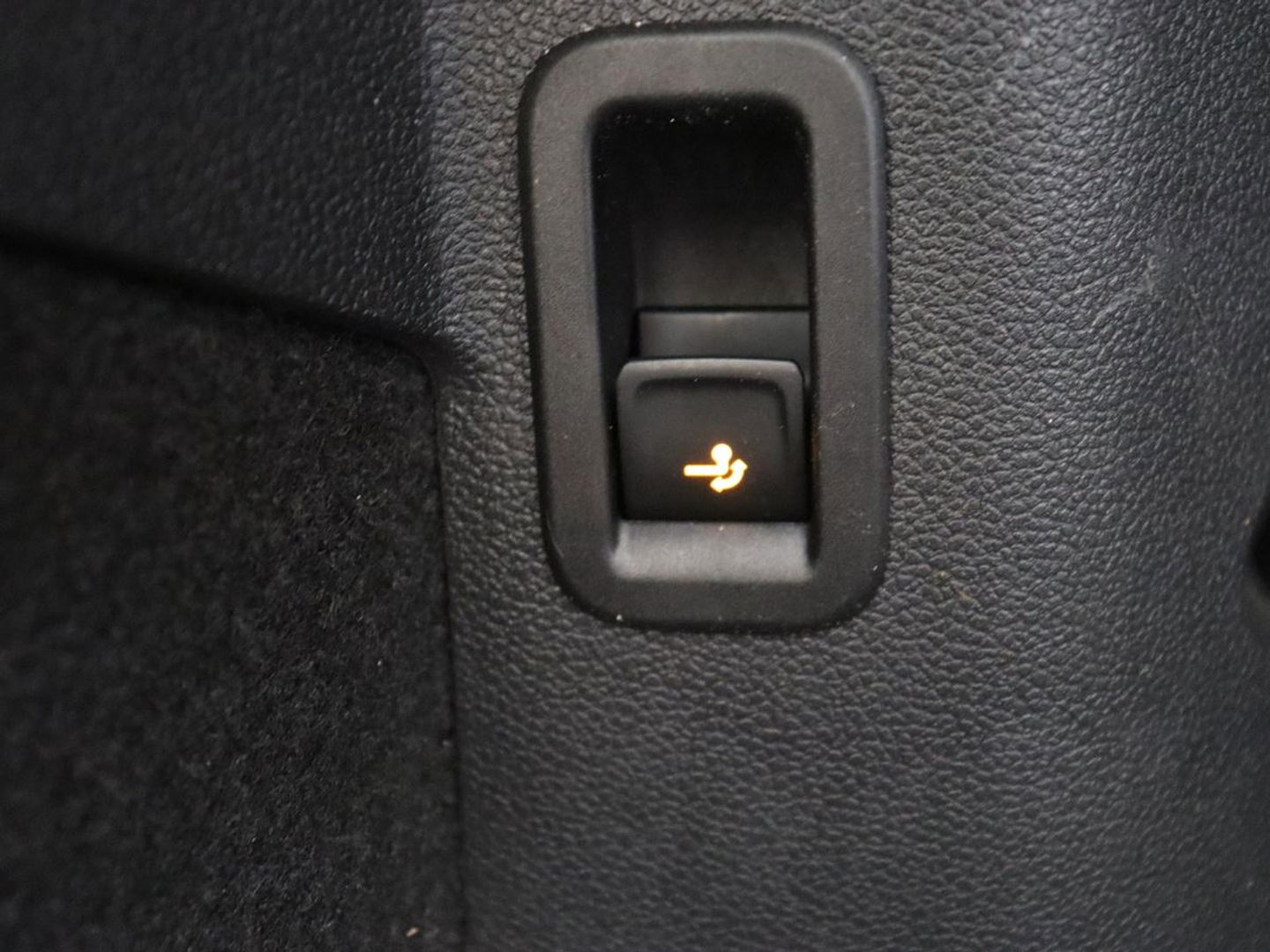 Volkswagen Golf 1.4 eHybrid Style | Head-Up | Trekhaak | Stoel & stuurverwarming | Massage | Adaptive cruise | Memory | Carplay | LED Plus | Navigatie | PHEV | Plug In