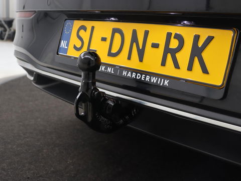 Volkswagen Golf 1.4 eHybrid Style | Head-Up | Trekhaak | Stoel & stuurverwarming | Massage | Adaptive cruise | Memory | Carplay | LED Plus | Navigatie | PHEV | Plug In