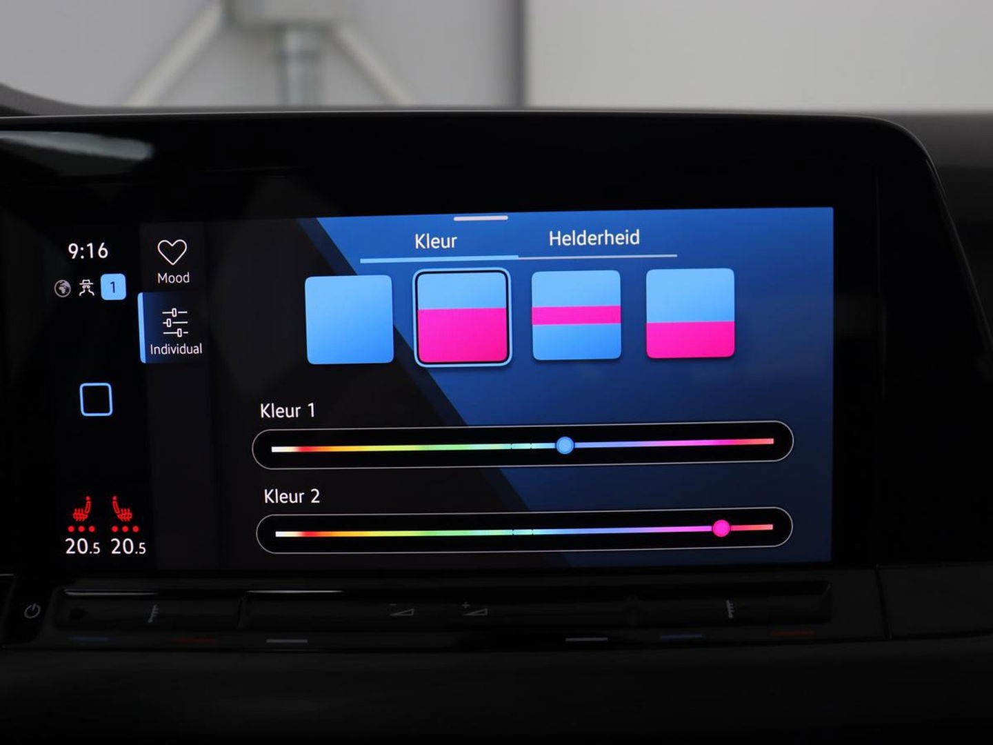 Volkswagen Golf 1.4 eHybrid Style | Head-Up | Trekhaak | Stoel & stuurverwarming | Massage | Adaptive cruise | Memory | Carplay | LED Plus | Navigatie | PHEV | Plug In