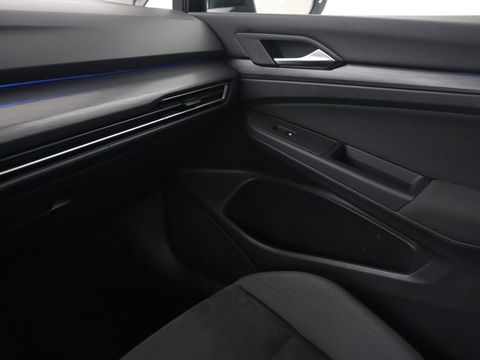 Volkswagen Golf 1.4 eHybrid Style | Head-Up | Trekhaak | Stoel & stuurverwarming | Massage | Adaptive cruise | Memory | Carplay | LED Plus | Navigatie | PHEV | Plug In