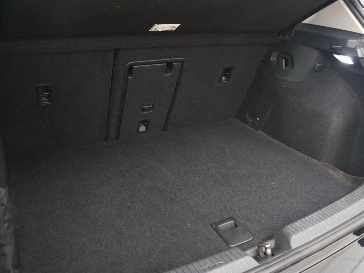 Volkswagen Golf 1.4 eHybrid Style | Head-Up | Trekhaak | Stoel & stuurverwarming | Massage | Adaptive cruise | Memory | Carplay | LED Plus | Navigatie | PHEV | Plug In