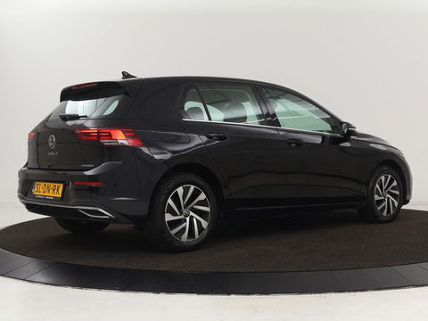 Volkswagen Golf 1.4 eHybrid Style | Head-Up | Trekhaak | Stoel & stuurverwarming | Massage | Adaptive cruise | Memory | Carplay | LED Plus | Navigatie | PHEV | Plug In
