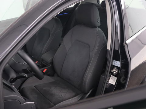 Volkswagen Golf 1.4 eHybrid Style | Head-Up | Trekhaak | Stoel & stuurverwarming | Massage | Adaptive cruise | Memory | Carplay | LED Plus | Navigatie | PHEV | Plug In