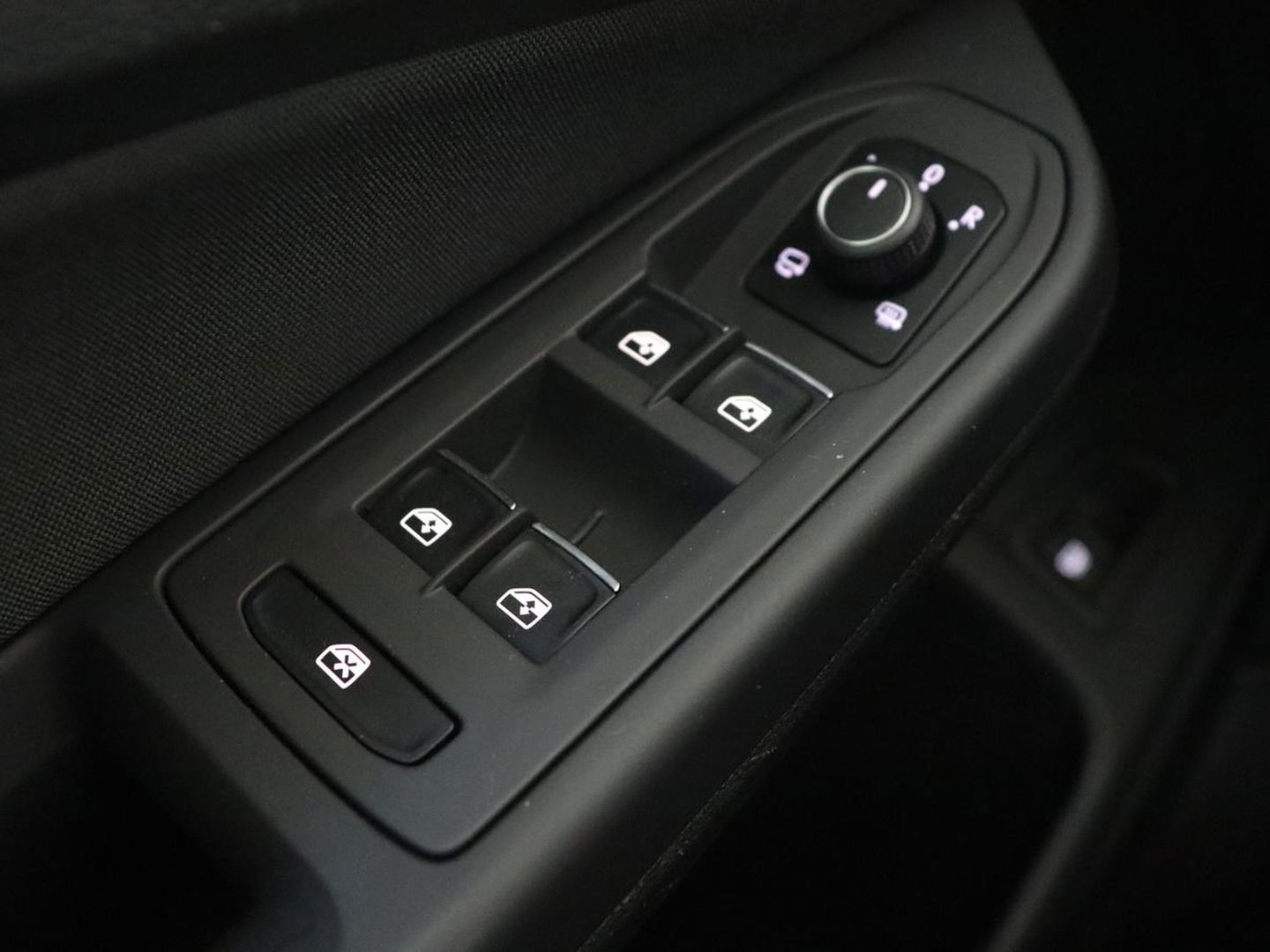 Volkswagen Golf 1.4 eHybrid Style | Head-Up | Trekhaak | Stoel & stuurverwarming | Massage | Adaptive cruise | Memory | Carplay | LED Plus | Navigatie | PHEV | Plug In