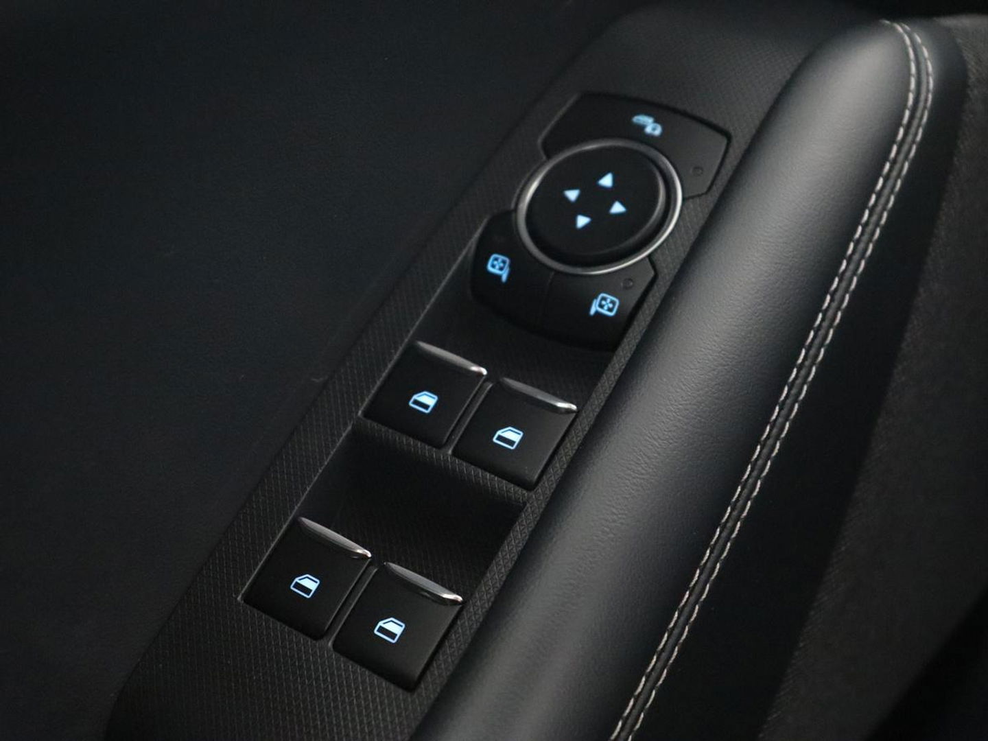 Ford Mustang Mach-E RWD 75 kWh | Leder | Stoelverwarming | 360 Camera | Adaptive cruise | B&O Sound | Stuurverwarming | Carplay | Navigatie