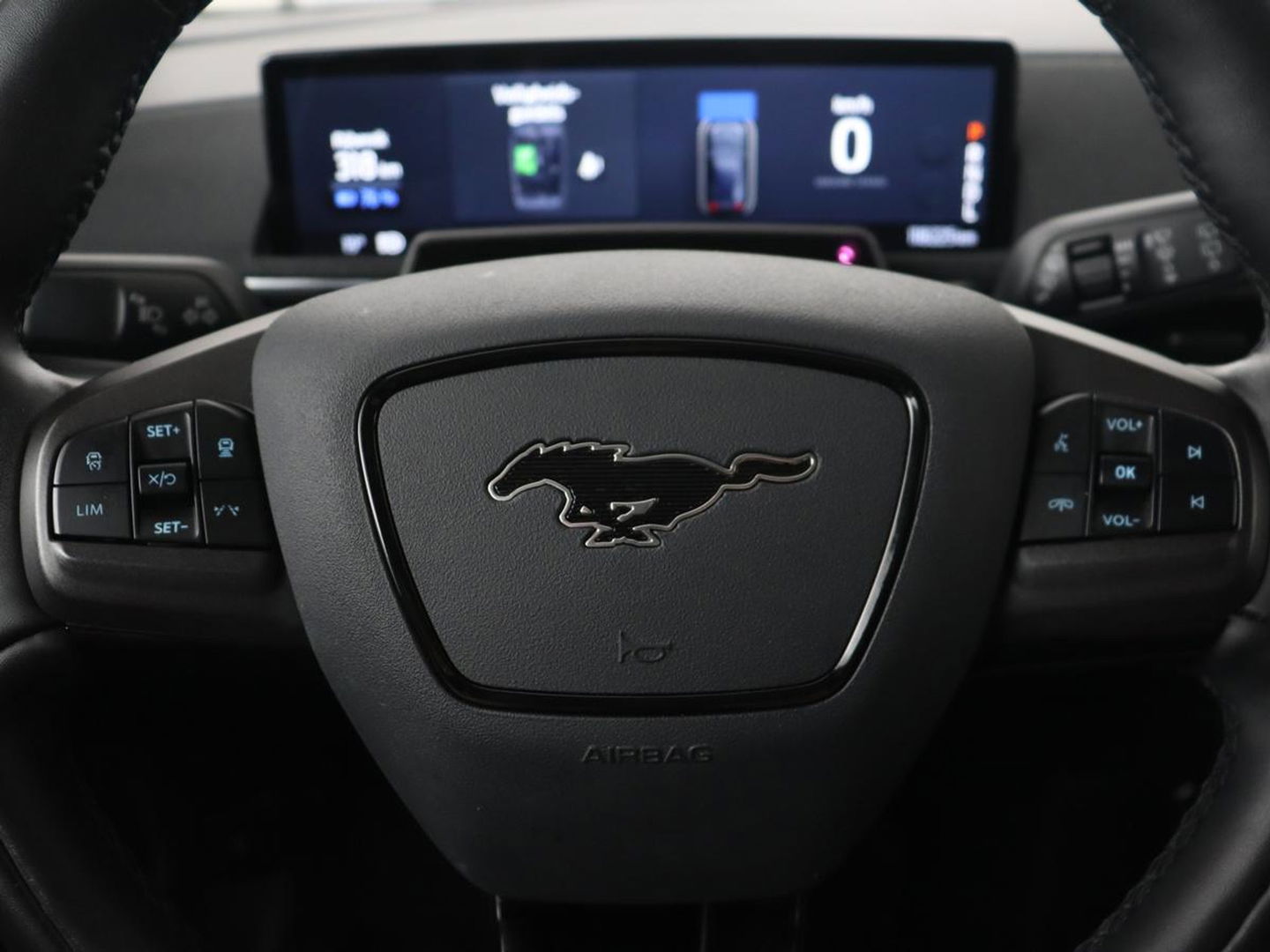 Ford Mustang Mach-E RWD 75 kWh | Leder | Stoelverwarming | 360 Camera | Adaptive cruise | B&O Sound | Stuurverwarming | Carplay | Navigatie