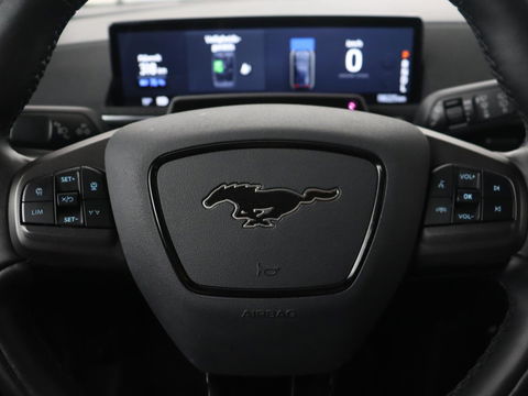 Ford Mustang Mach-E RWD 75 kWh | Leder | Stoelverwarming | 360 Camera | Adaptive cruise | B&O Sound | Stuurverwarming | Carplay | Navigatie