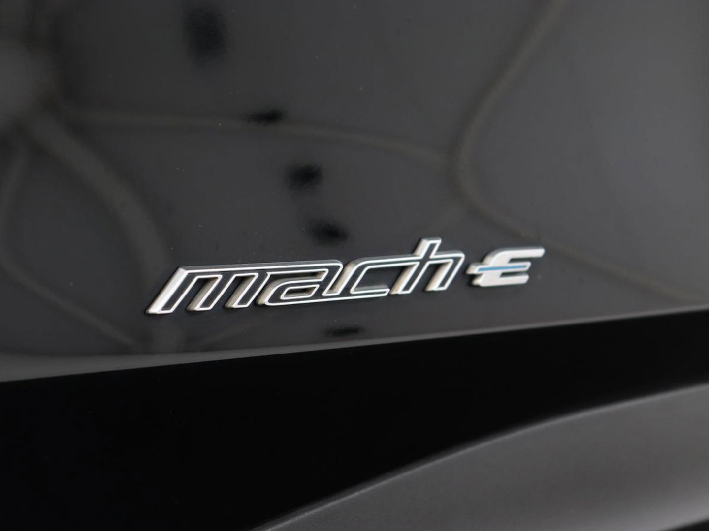 Ford Mustang Mach-E RWD 75 kWh | Leder | Stoelverwarming | 360 Camera | Adaptive cruise | B&O Sound | Stuurverwarming | Carplay | Navigatie