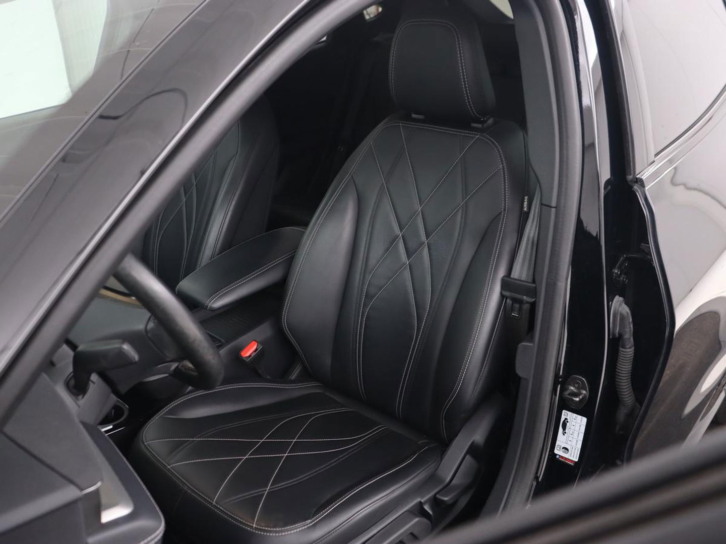 Ford Mustang Mach-E RWD 75 kWh | Leder | Stoelverwarming | 360 Camera | Adaptive cruise | B&O Sound | Stuurverwarming | Carplay | Navigatie