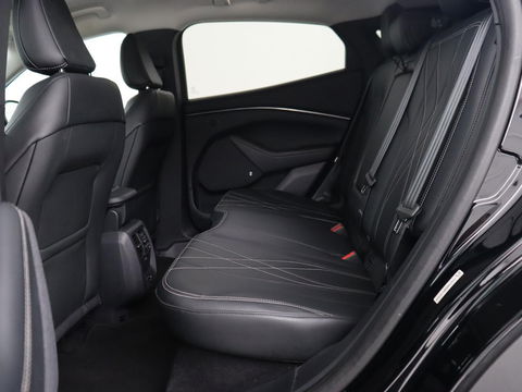 Ford Mustang Mach-E RWD 75 kWh | Leder | Stoelverwarming | 360 Camera | Adaptive cruise | B&O Sound | Stuurverwarming | Carplay | Navigatie