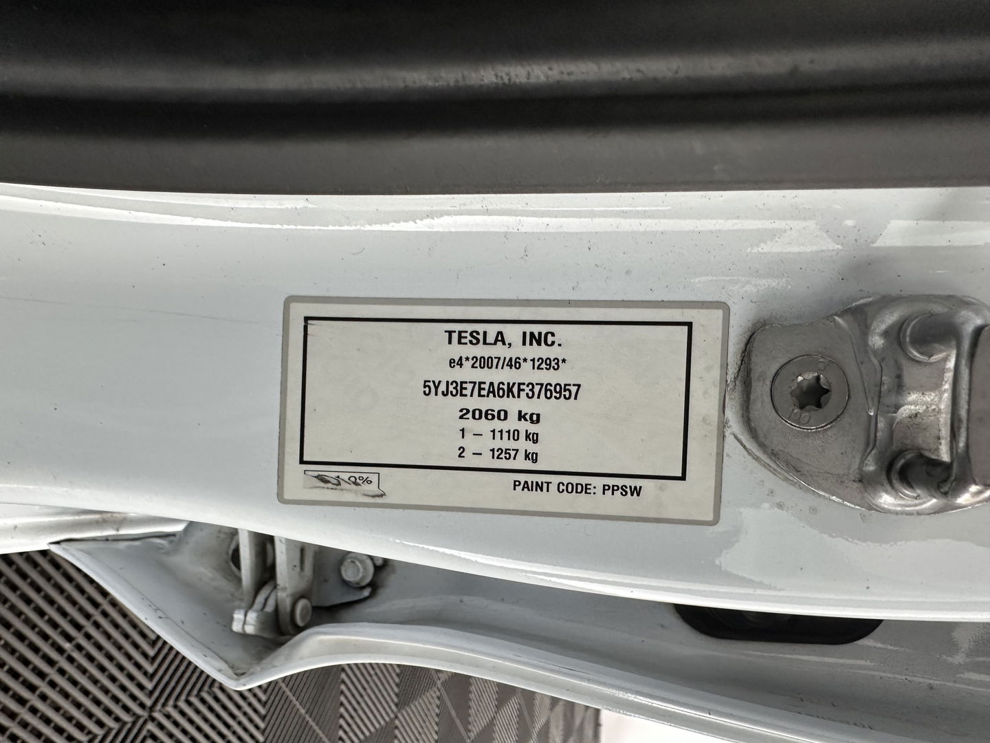 Tesla Model 3 Standard RWD Plus 60 kWh [ 3-Fase ] (INCL-BTW) Aut. *PANO | AUTO-PILOT | LUXURY-LEATHER | KEYLESS | FULL-LED | MEMORY-PACK | SURROUND-VIEW | DAB | CARPLAY | DIGI-COCKPIT | LANE-ASSIST | COMFORT-SEATS | 18"ALU*