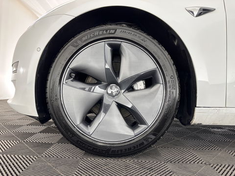 Tesla Model 3 Standard RWD Plus 60 kWh [ 3-Fase ] (INCL-BTW) Aut. *PANO | AUTO-PILOT | LUXURY-LEATHER | KEYLESS | FULL-LED | MEMORY-PACK | SURROUND-VIEW | DAB | CARPLAY | DIGI-COCKPIT | LANE-ASSIST | COMFORT-SEATS | 18"ALU*