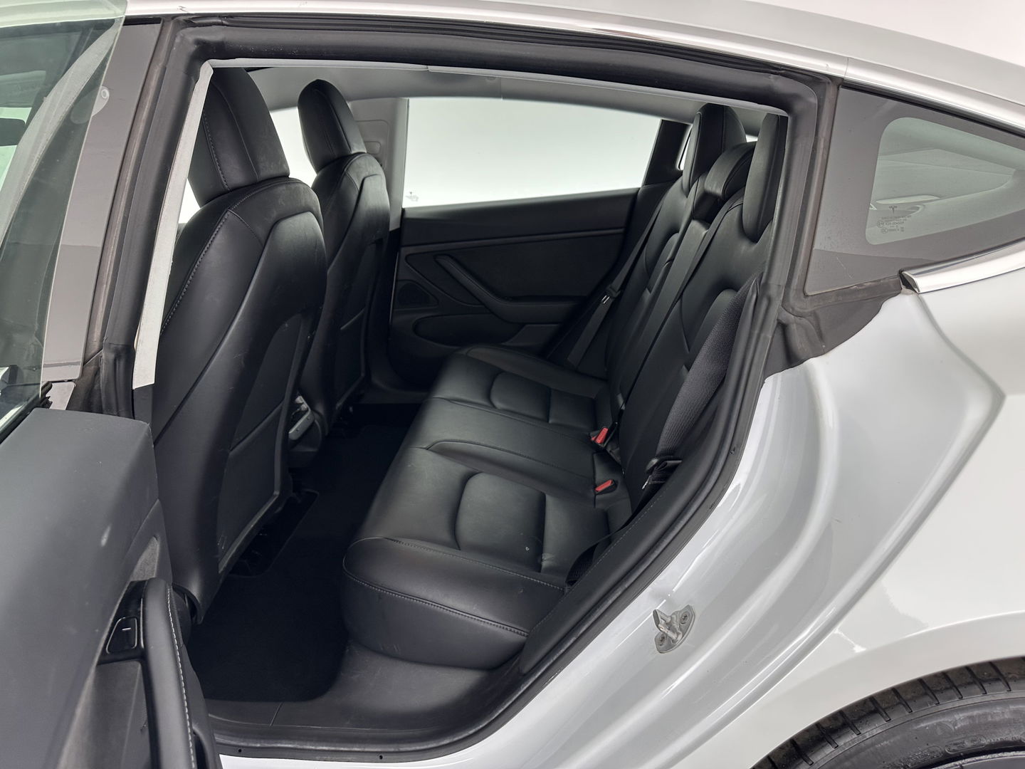 Tesla Model 3 Standard RWD Plus 60 kWh [ 3-Fase ] (INCL-BTW) Aut. *PANO | AUTO-PILOT | LUXURY-LEATHER | KEYLESS | FULL-LED | MEMORY-PACK | SURROUND-VIEW | DAB | CARPLAY | DIGI-COCKPIT | LANE-ASSIST | COMFORT-SEATS | 18"ALU*