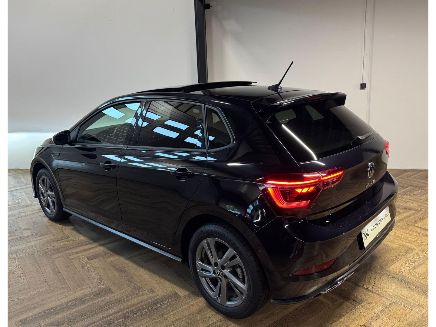 Volkswagen Polo 1.0 TSI R-Line PANO CAM BLINDSPOT.