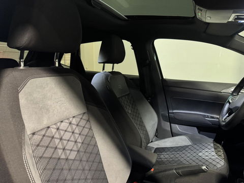 Volkswagen Polo 1.0 TSI R-Line PANO CAM BLINDSPOT.