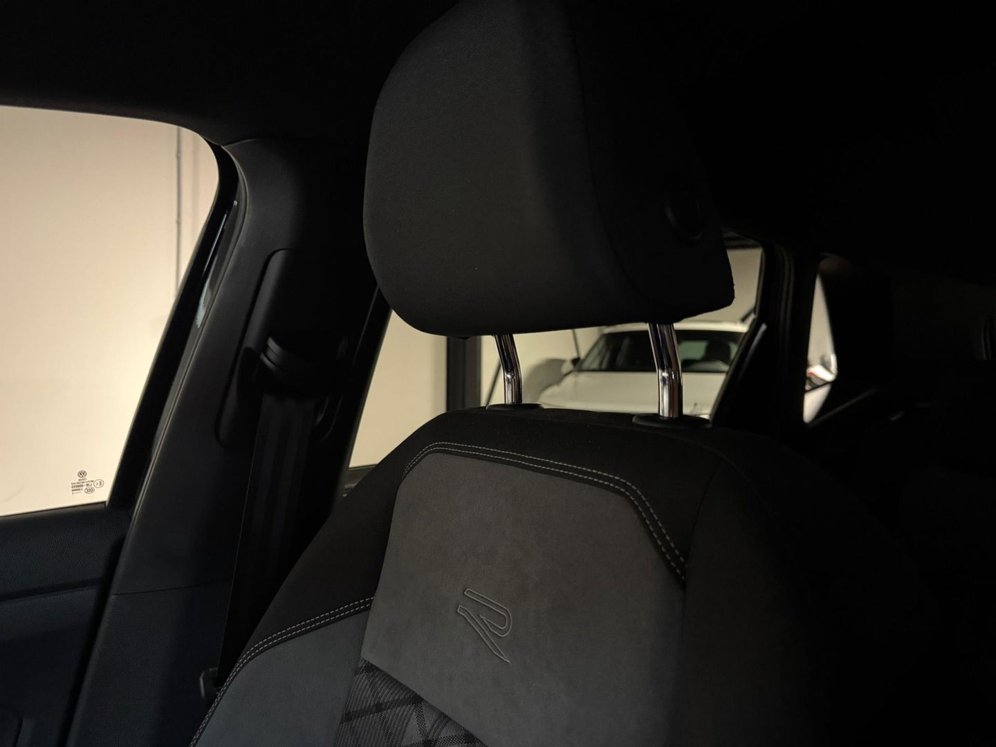 Volkswagen Polo 1.0 TSI R-Line PANO CAM BLINDSPOT.