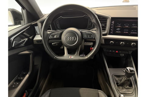 Audi A1 25 TFSI S-line LED Airco Carplay Cruise Virtual Parkeersensoren 17"LMV