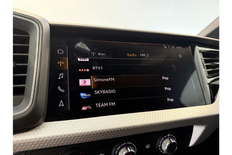 Audi A1 25 TFSI S-line LED Airco Carplay Cruise Virtual Parkeersensoren 17"LMV
