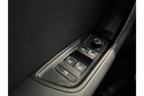 Audi A1 25 TFSI S-line LED Airco Carplay Cruise Virtual Parkeersensoren 17"LMV
