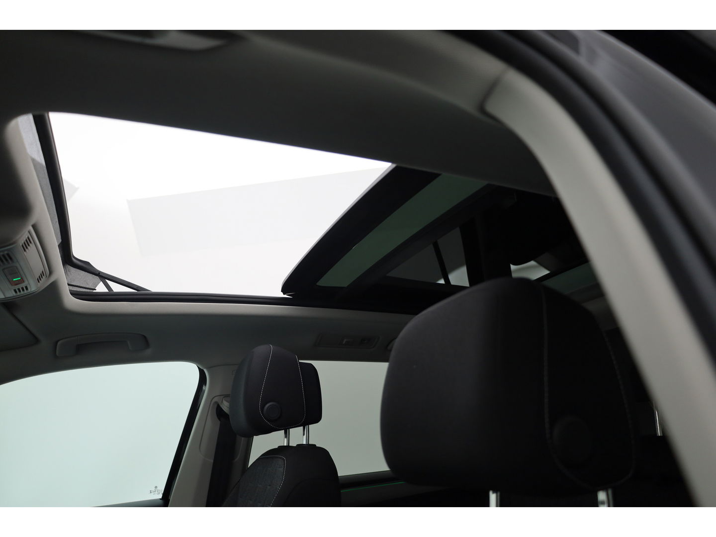 Volkswagen Tiguan Allspace 1.5 TSI 7p. DSG | Pano | Navi | Stoel- Stuurverw. | Elek. Trekhaak | Elek. Achterklep | Adapt. Cruise