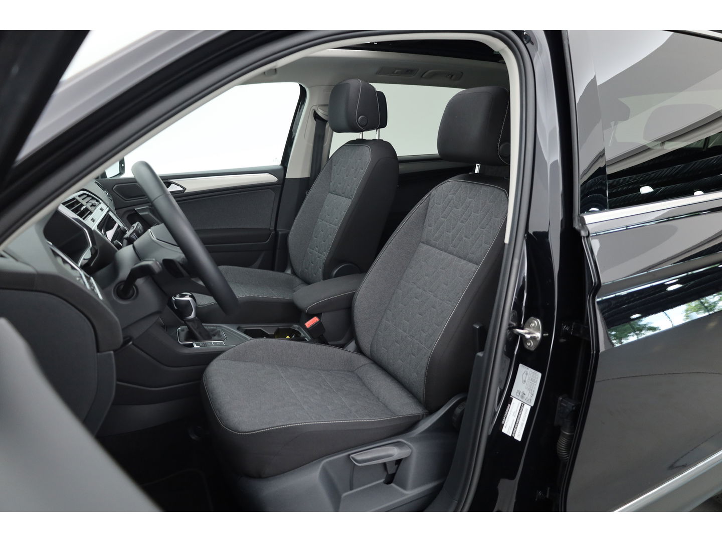 Volkswagen Tiguan Allspace 1.5 TSI 7p. DSG | Pano | Navi | Stoel- Stuurverw. | Elek. Trekhaak | Elek. Achterklep | Adapt. Cruise