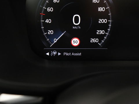 Volvo XC60 2.0 Recharge T6 AWD R-Design | Panoramadak | Stoel & stuurverwarming | Adaptive cruise | Camera | BLIS | Carplay | Half leder | Navigatie | 21'' lichtmetalen velgen | PHEV | Plug In
