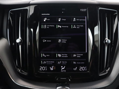Volvo XC60 2.0 Recharge T6 AWD R-Design | Panoramadak | Stoel & stuurverwarming | Adaptive cruise | Camera | BLIS | Carplay | Half leder | Navigatie | 21'' lichtmetalen velgen | PHEV | Plug In